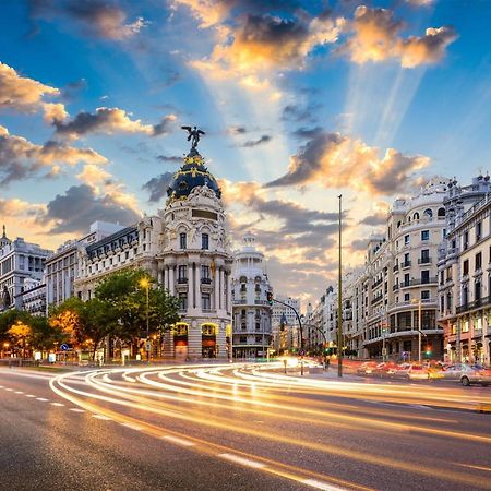 Bed and Breakfast La Reina De Gran Via - Parking Tph Madrid Exteriér fotografie