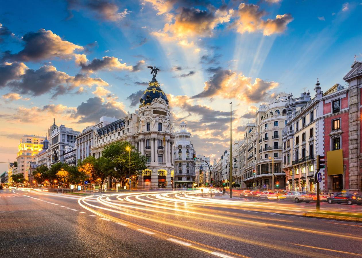 Bed and Breakfast La Reina De Gran Via - Parking Tph Madrid Exteriér fotografie